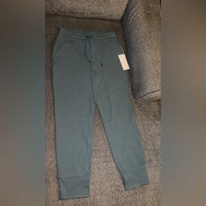 Women’s 7 Diamonds Restoration Joggers Teal Colored Size Large